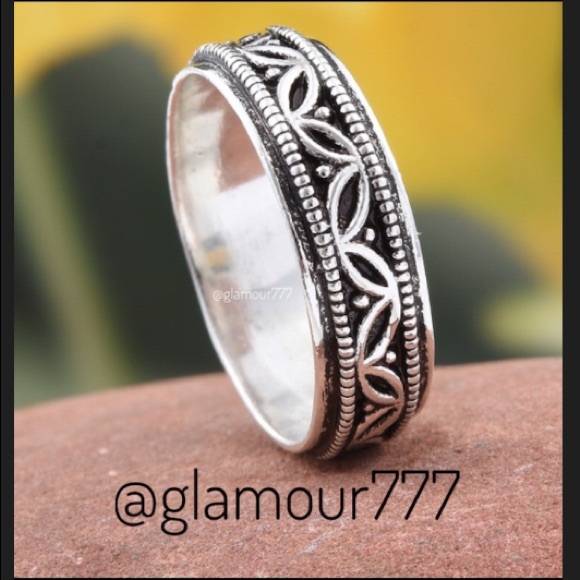 Genuine Sterling Silver Band Ring Size 7.0 - Picture 2 of 5